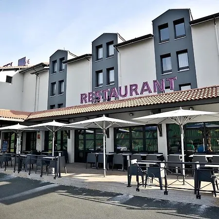 Loreak Hotel