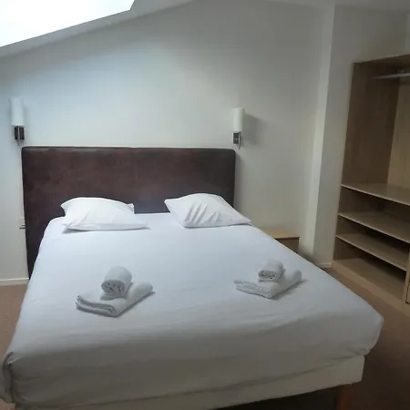 Отель Loreak 3*