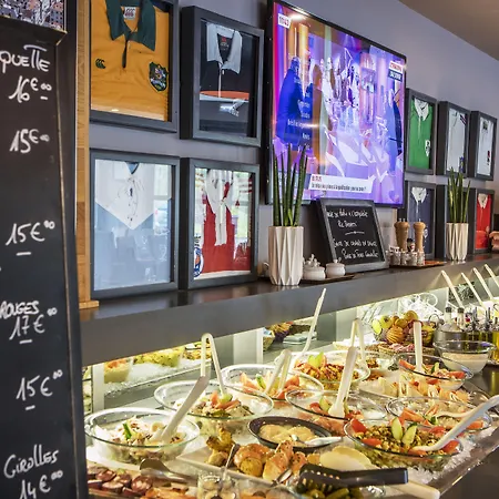 Отель Loreak 3*