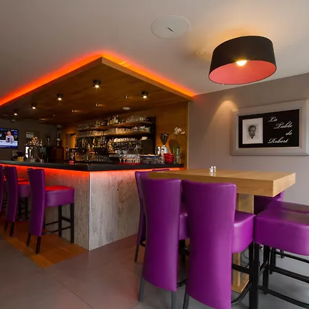 洛伊亚克康福特酒店 酒店