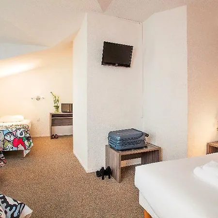 洛伊亚克康福特酒店 巴约讷