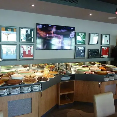 洛伊亚克康福特酒店 酒店