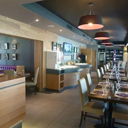 洛伊亚克康福特酒店 酒店