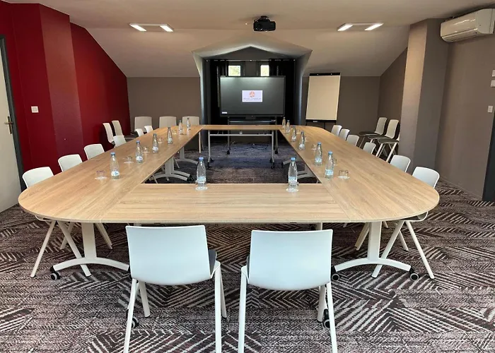 コンフォート ロレアク 3* バイヨンヌ